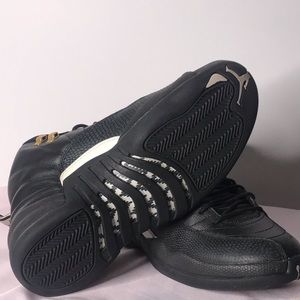 Black Jordan men’s air 12 Retro